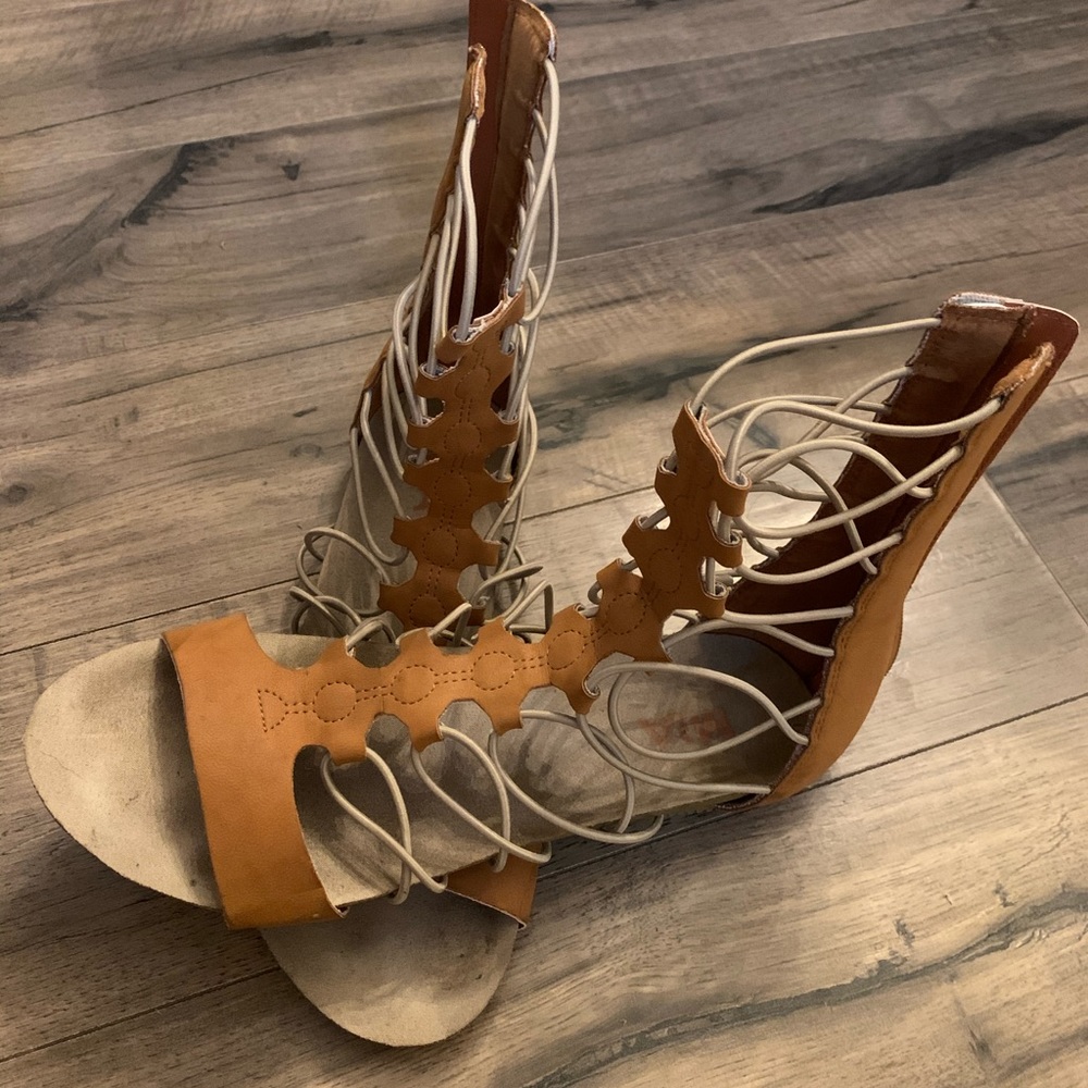 Cute! Fun! Sandals!! Can wear with anything!